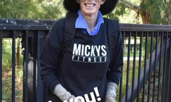 Clean Australia initiative at Diamond Creek Shopping.